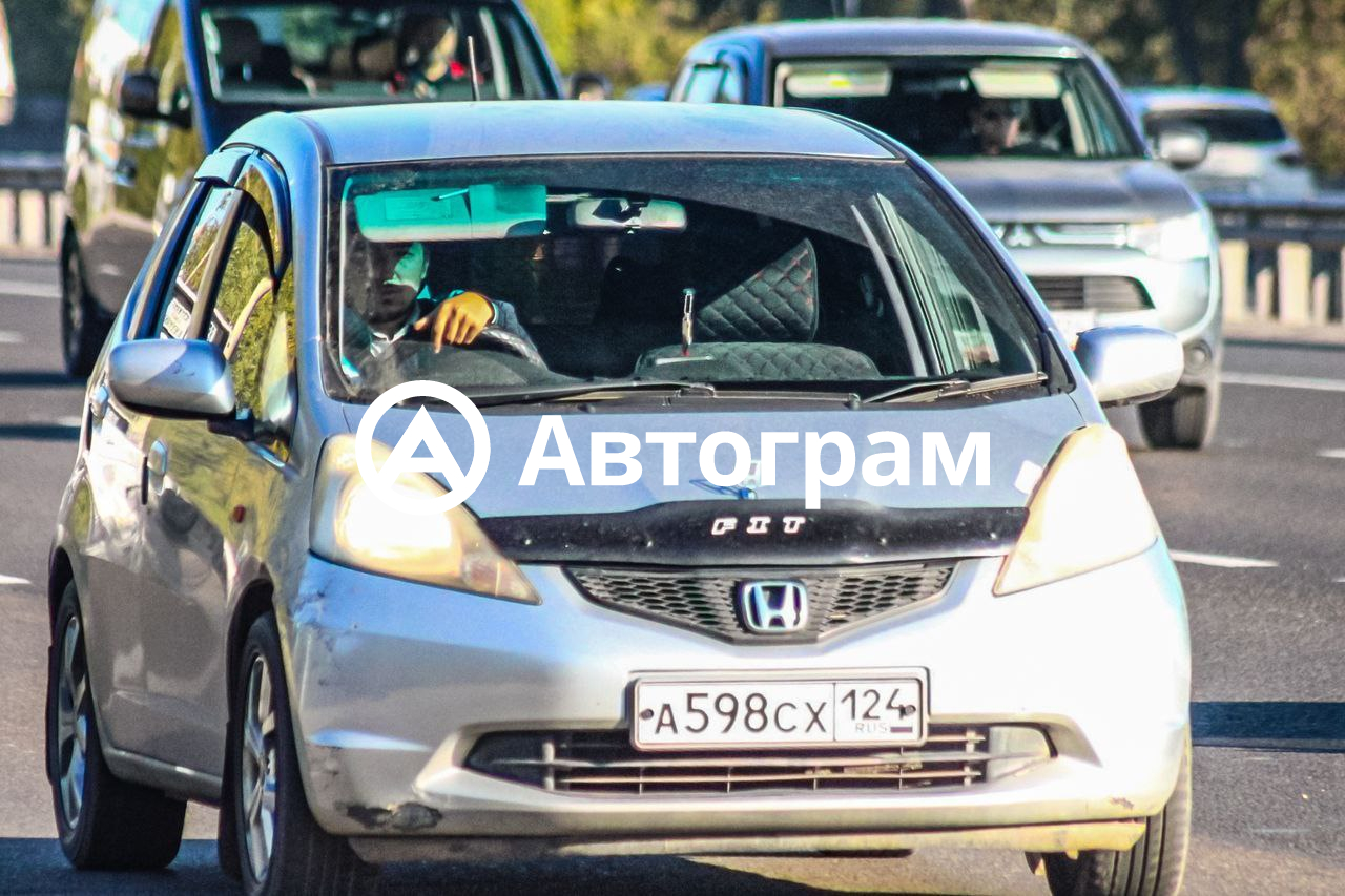 Информация об авто Honda Fit с гос. номеру А598СХ124