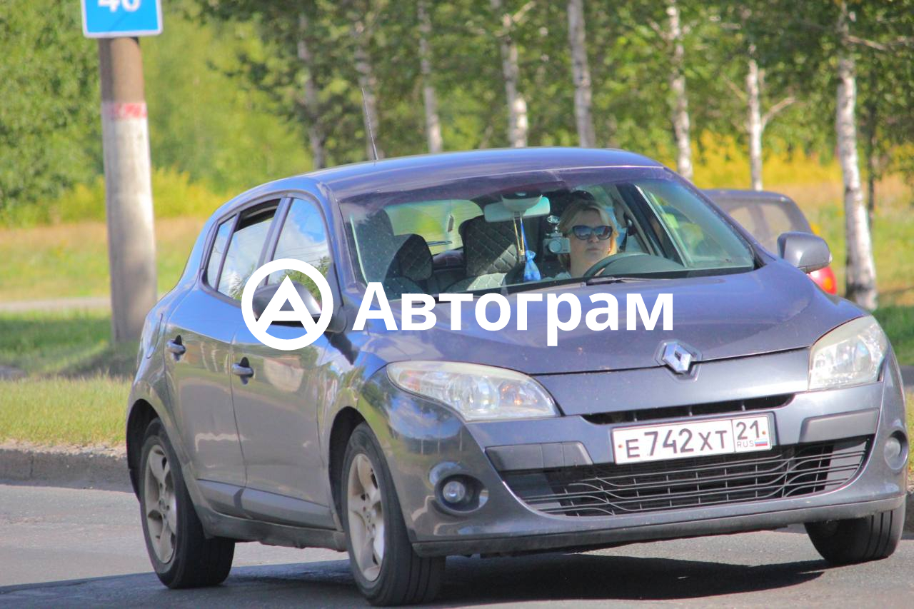 Информация об авто Renault Megane с гос. номеру Е742ХТ21