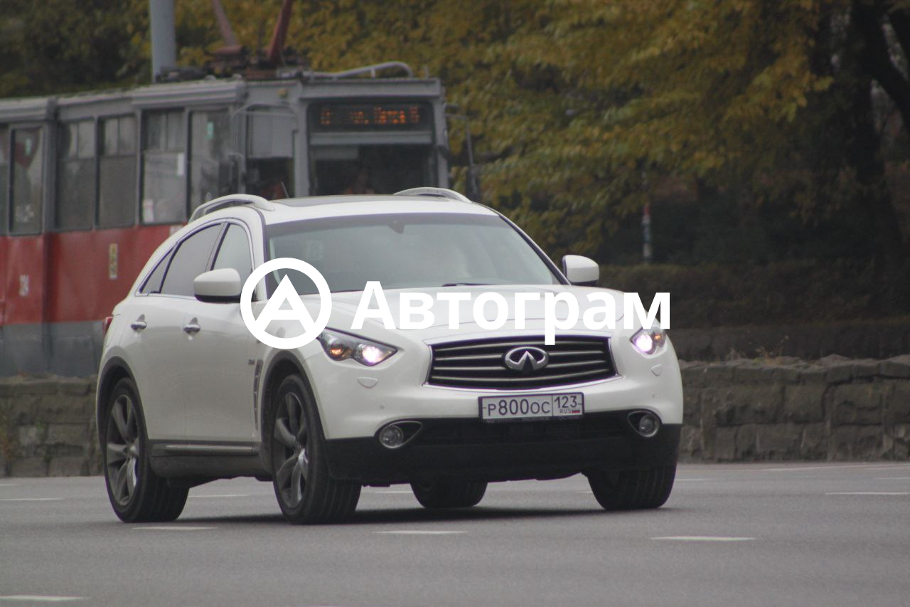 Информация об авто Infiniti QX70 с гос. номеру Р800ОС123