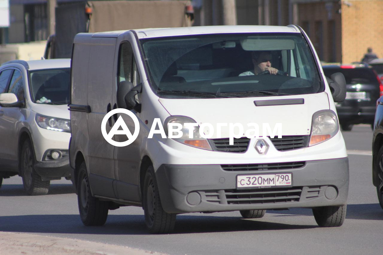 Информация об авто Renault Trafic с гос. номеру С320ММ790